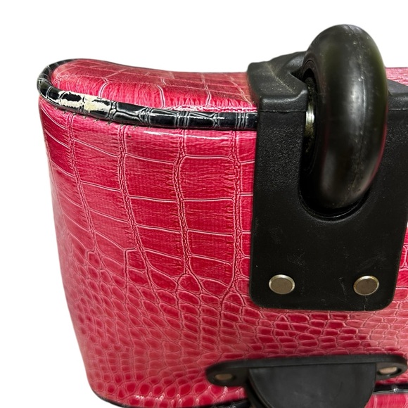 Vintage PAOLO PASCAL Wheeled Travel Bag
Snakeskin Print Pink Black WITH FLAW - Picture 9 of 16